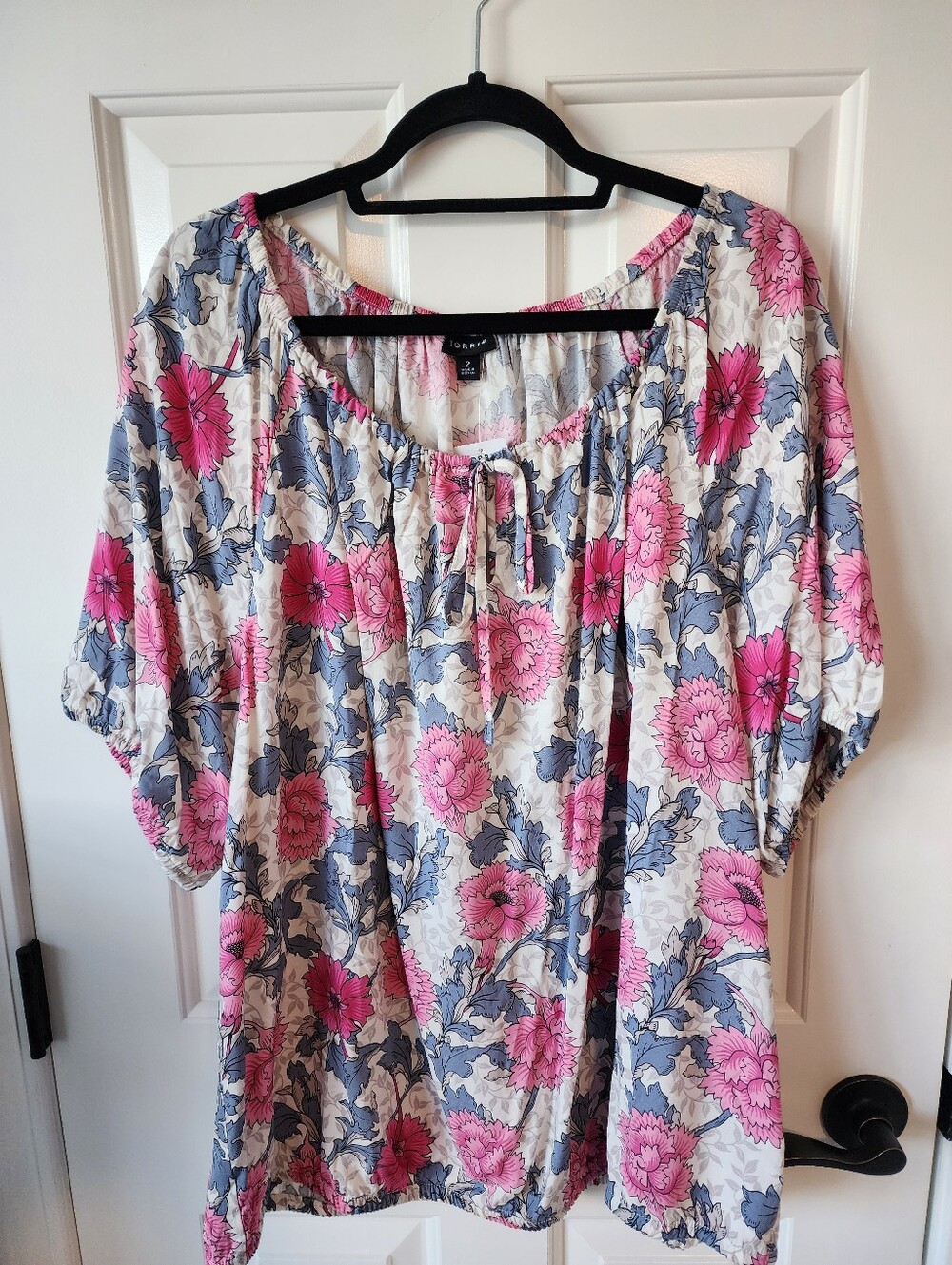 New With Tags Torrid Challis Pink and Blue Floral Peasant Tunic Size 2 Plus Size